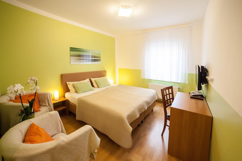 Am Gutspark Apartment