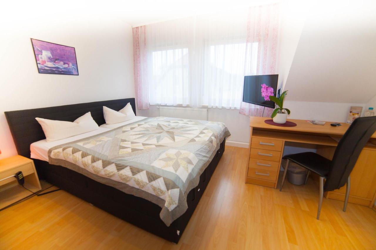 Am Gutspark Apartment *